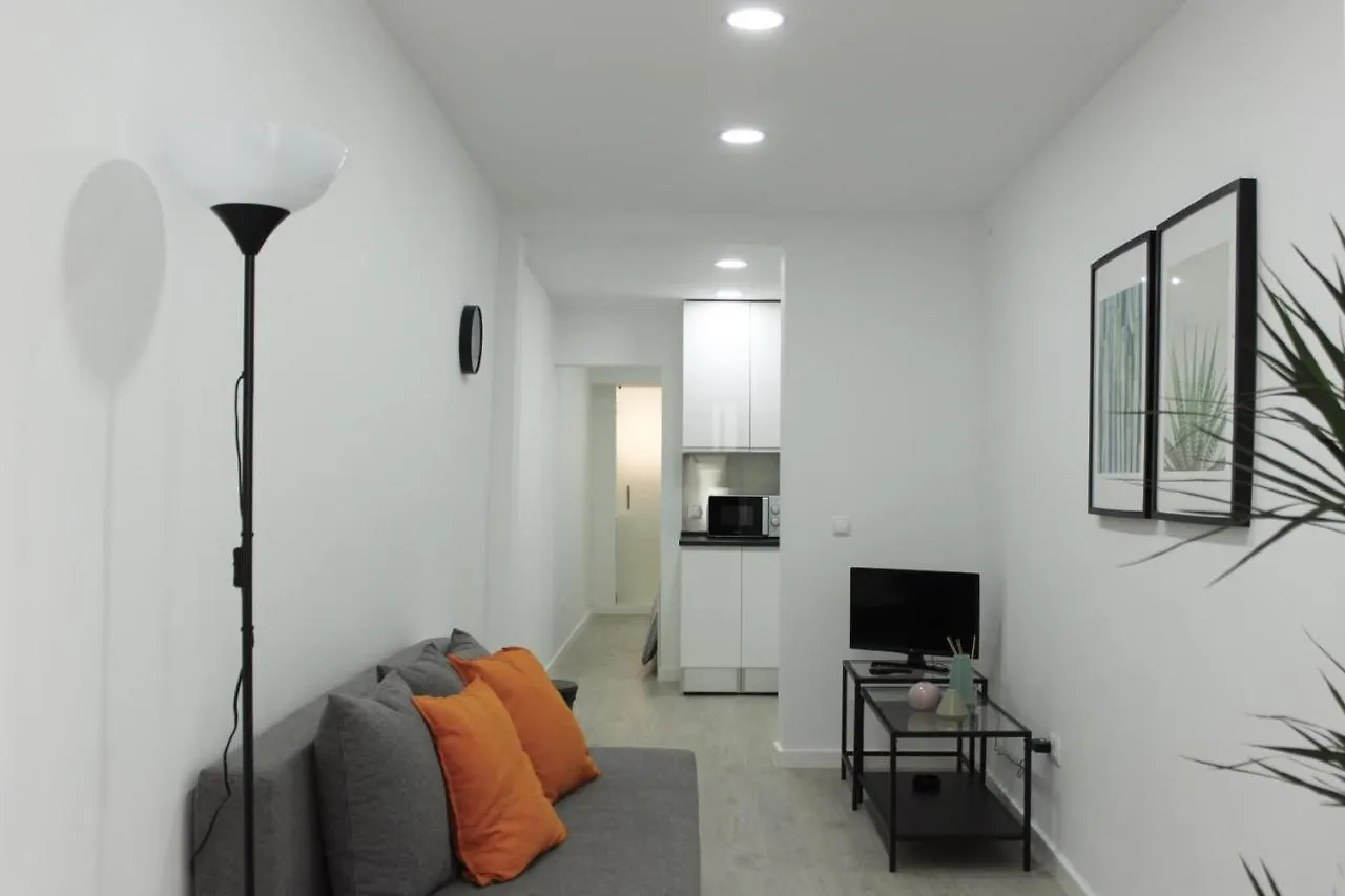 Principe Real - Nice And Cozy Private Apartment Lisbon